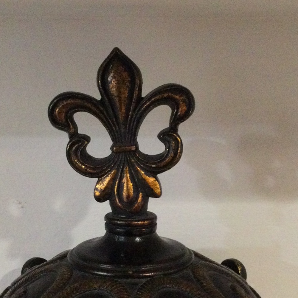 Resin Trinket/Candy Dish with Lid Decor - Picture 2 of 16